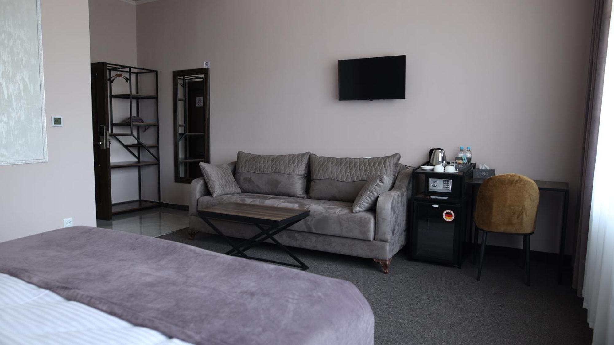 גוריס Bmg Hotel By Grigoryans Group מראה חיצוני תמונה