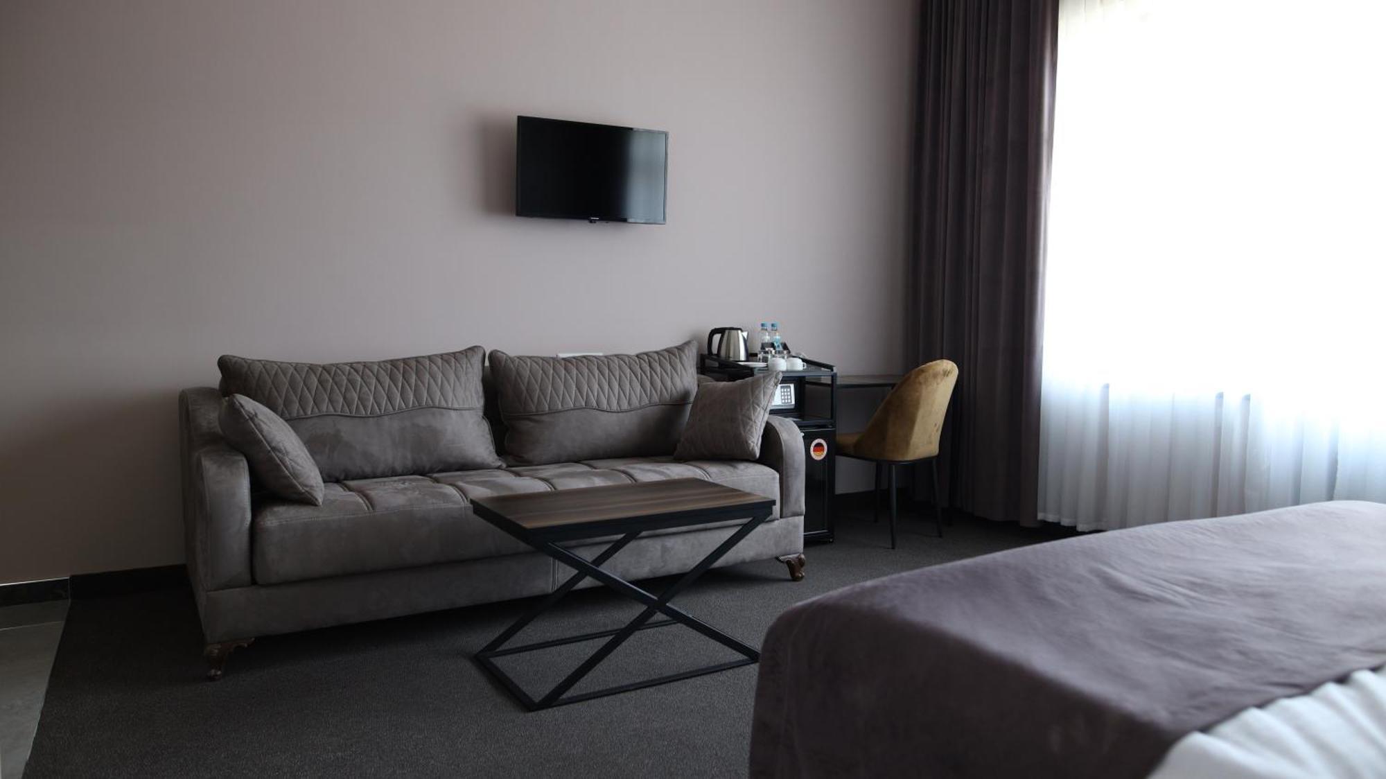 גוריס Bmg Hotel By Grigoryans Group מראה חיצוני תמונה