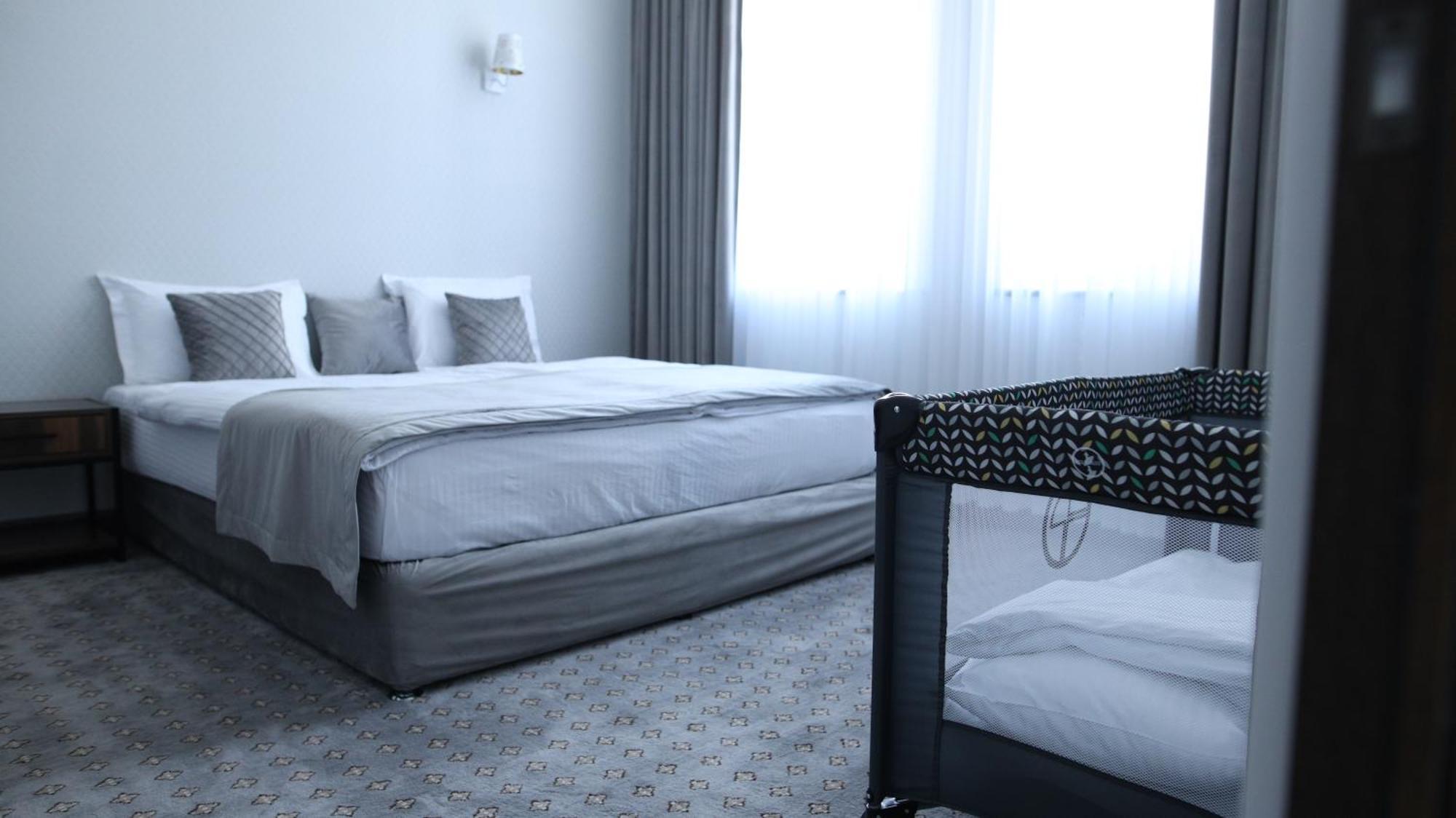 גוריס Bmg Hotel By Grigoryans Group מראה חיצוני תמונה