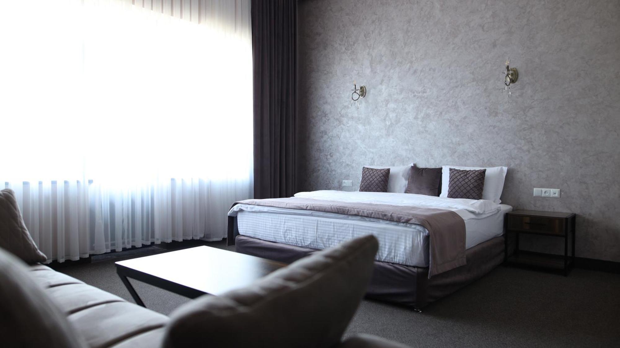 גוריס Bmg Hotel By Grigoryans Group מראה חיצוני תמונה