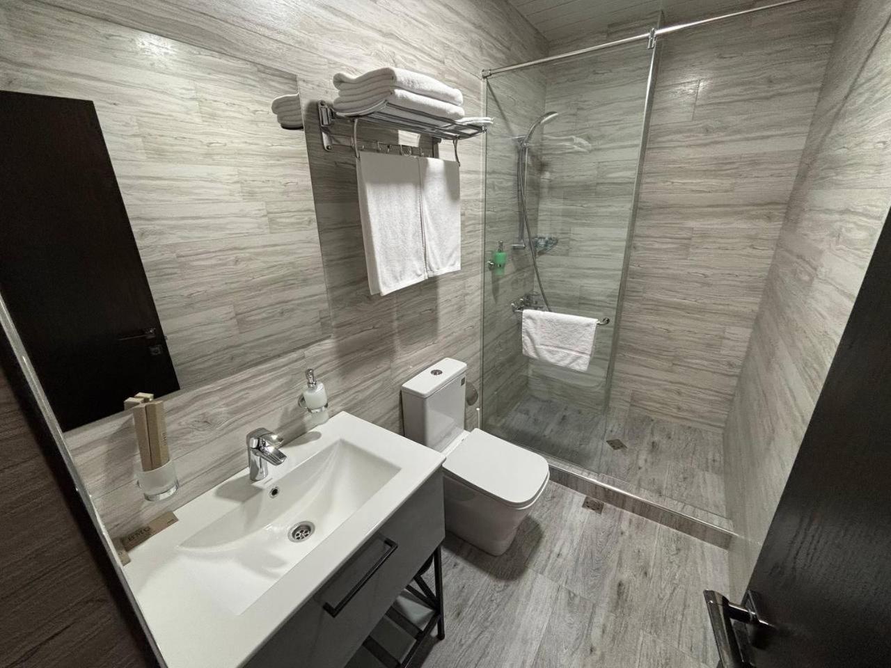 גוריס Bmg Hotel By Grigoryans Group מראה חיצוני תמונה